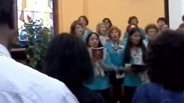 Combined Colleges of Sri Lanka choir at their 20th year performance at the Reformed Church Dandenong –  performing Christmas Carols 2017. Video, Thanks to Marie Pietersz