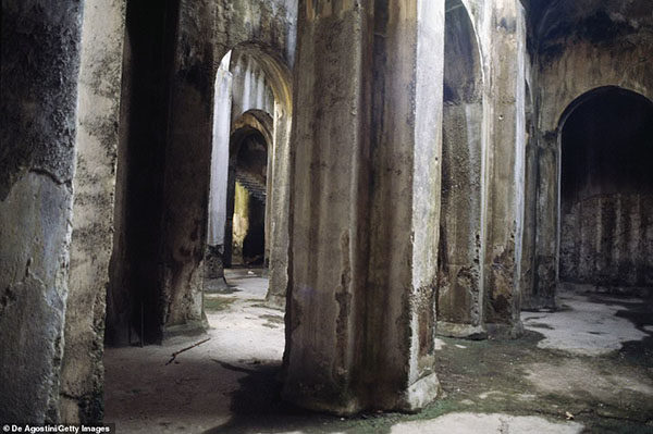 Piscina Mirabilis, Bay of Naples