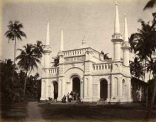 Masjithul Akbar photographed in 1880 by Charles Scrawley