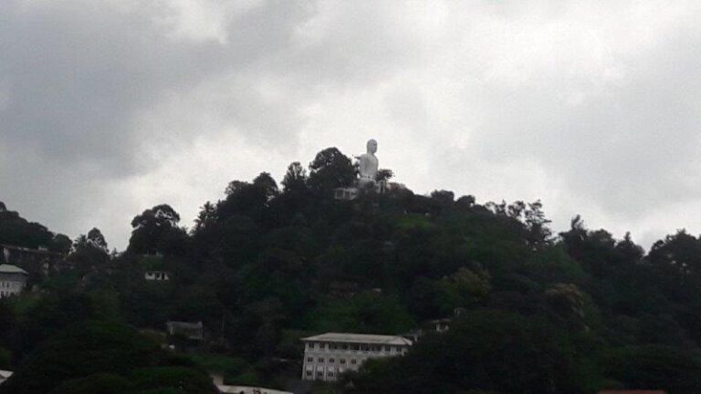 Bahiravakanda Vihara Buddha Statue in Kandy – By Arundathie Abeysinghe