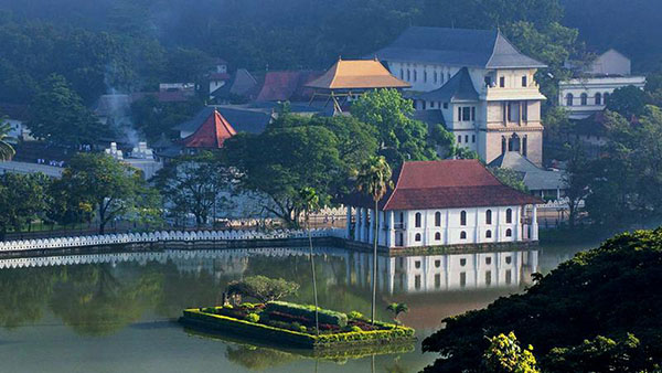 Kandy Lake