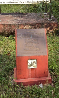 Memorial_on road side 