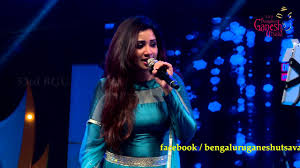 Shreya Ghosal singing “Anbe va En Munbe Va” song @ 53rd Bengaluru Ganesh Utsava