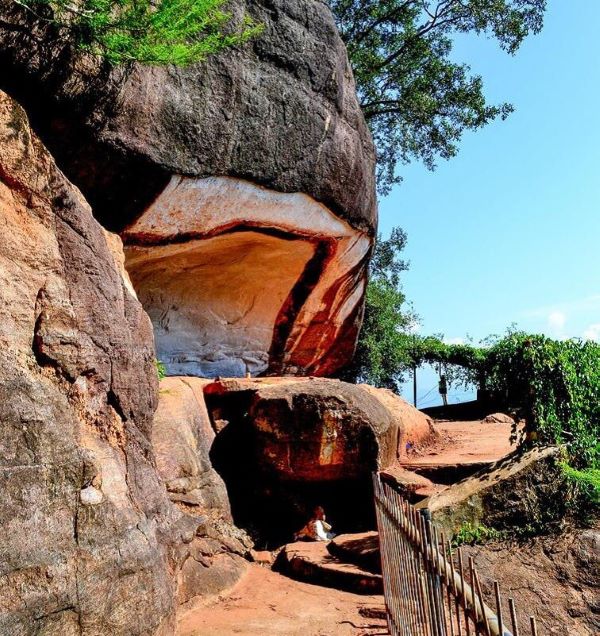 Kuragala - pre-historic archaeological site in the Intermediate Zone By Arundathie Abeysinghe