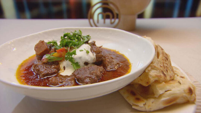Oxtail Black Curry with Flatbread
