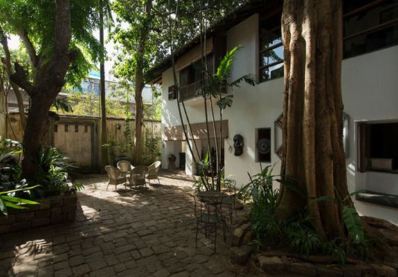 THE HOMES IN WARD PLACE IN ITS EARLY DAYS, WHEN IT WAS KNOWN AS THE HARLEY STREET OF COLOMBO