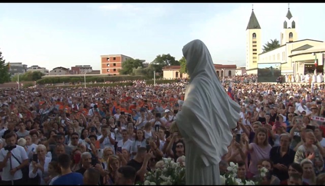 40th Anniversary - Medjugorje - Heaven on earth...358 priests con celebrating