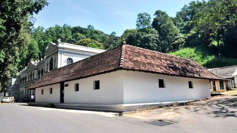 Medawasala Building in ancient Kandy-BY GAYAN NARANDENIYA AND RUWAN WINDSOR