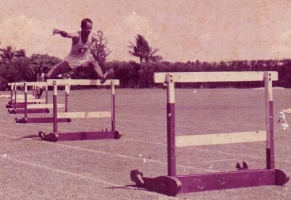 WINSTON TAMBIMUTTU - ONE OF THREE PETERITE ATHLETES FROM THE FIFTIES WHO WON NATIONAL HONOURS