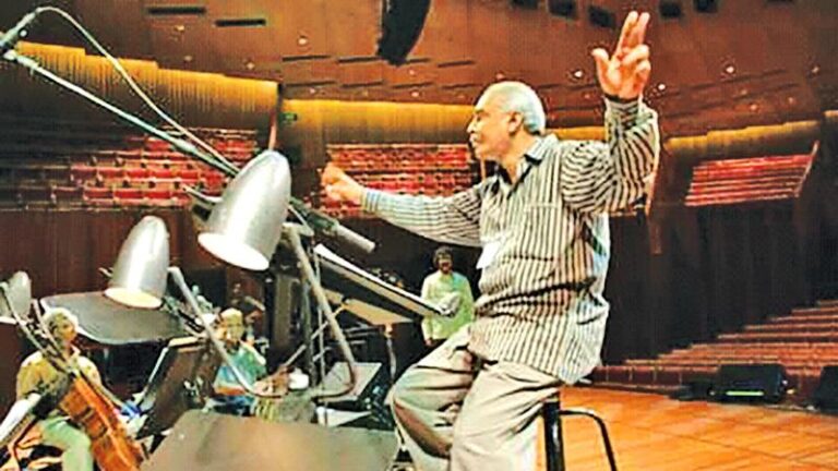 Golden melodies of Rohana Weerasinghe-BY ISURU THAMBAWITA