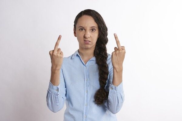 middel finger