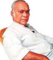 Homage to multifaceted Henry Jayasena accomplished Dramatist, Actor ,Lyricist. Translator and Author - by Sunil Thenabadu 