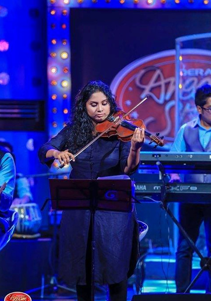 Most sought after proficient female violinist-Thushani Jayawardena – by Sunil Thenabadu in Brisbane 