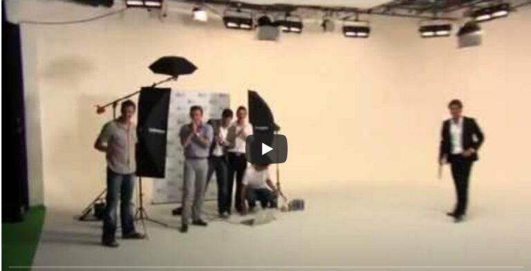 ROGER  FEDERER  SHOWS  HIS  SKILL  OF  PLACING  HIS  SHOTS