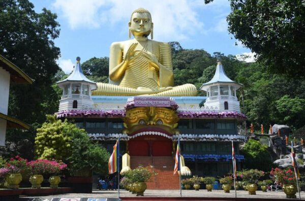 Tourists trickle in Golden Temple of Dambulla 3