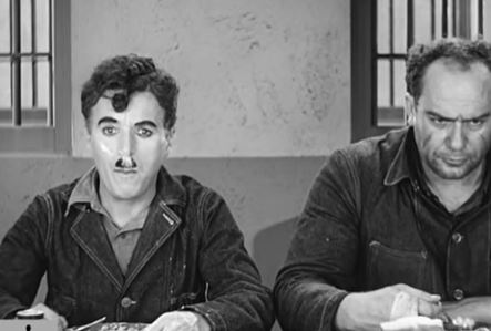 Charlie Chaplin – Smuggled “Nose Powder” – Modern Times