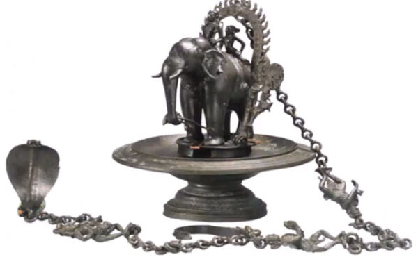 Ingenious elephant lamp at Dedigama – marvelous craftsmanship of yesteryear By Arundathie Abeysinghe