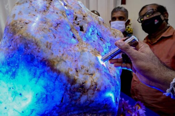 680 Pound 'Queen of Asia' Natural Blue Sapphire Unveiled in Sri Lanka