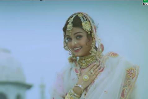 Poovukkul Official Video