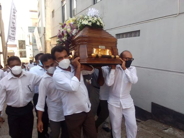 Remains of Visharada Neela Wickramasinghe flown in from Milan cremated at Kanatta – by Sunil Thenabadu 