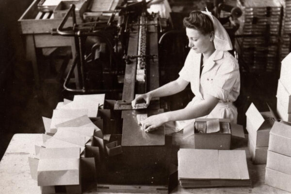 Packing KitKats at the Rowntree factory in York, 1949
