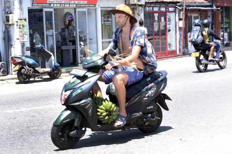 Misleading tourism estimates ?-by Kamnthi Wickramasinghe