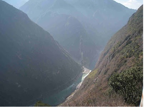 Hiking the Tiger Leaping Gorge - by GEORGE BRAINE