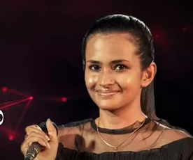 UMALI THILAKARATHNE A VERSATILE ACTRESS, DANCER, LYRICIST, VOCALIST AT SUMMIT OF FAME – by Sunil Thenabadu