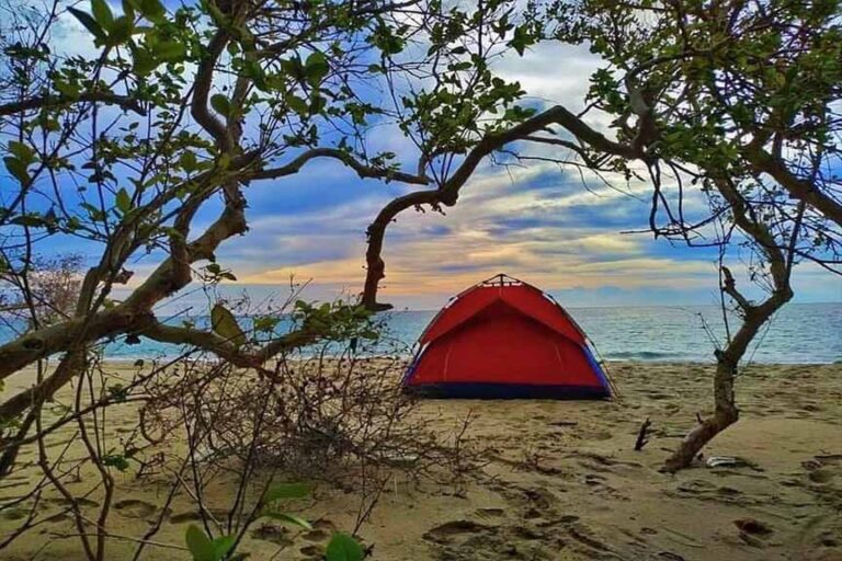 Baththalangunduwa Island – ideal destination for beach camping – By Arundathie Abeysinghe