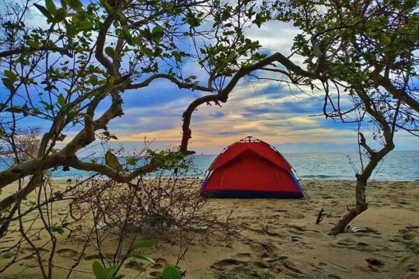 Baththalangunduwa Island - ideal destination for beach camping - By Arundathie Abeysinghe