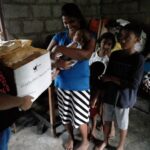Commendable endeavor from Elanka Donate a grocery pack to a poor family in Sri Lanka -Arundathie Abeysinghe