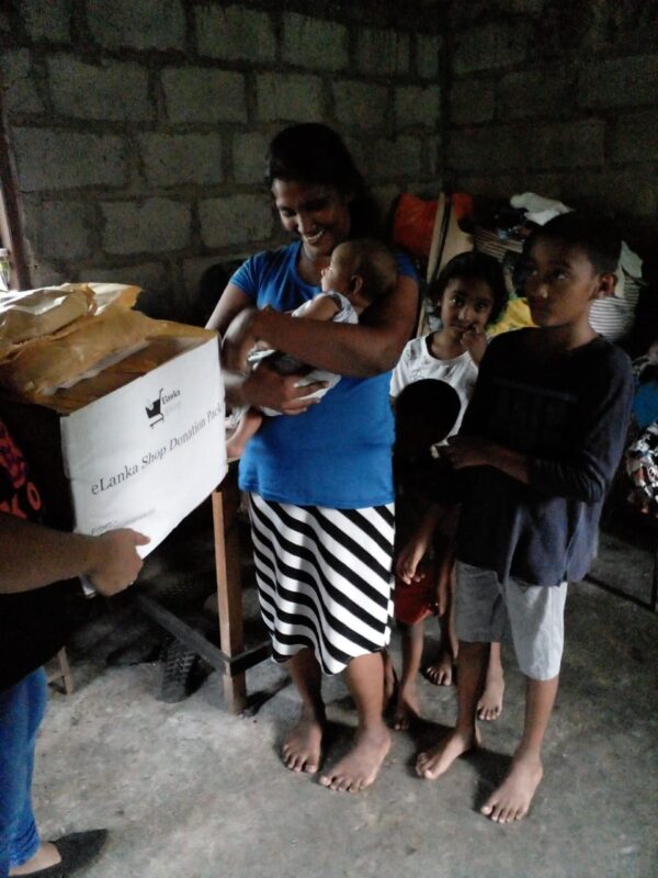 Commendable endeavor from Elanka Donate a grocery pack to a poor family in Sri Lanka -Arundathie Abeysinghe