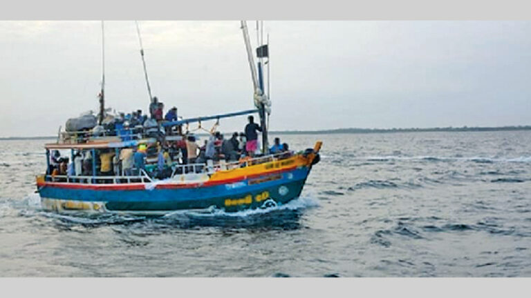 Navy apprehends illegal migrants-by Sumithra Kumarihany Kanthale Group Corr