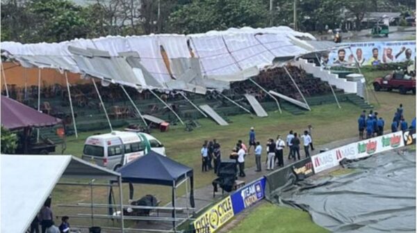 Grandstand collapses in Galle