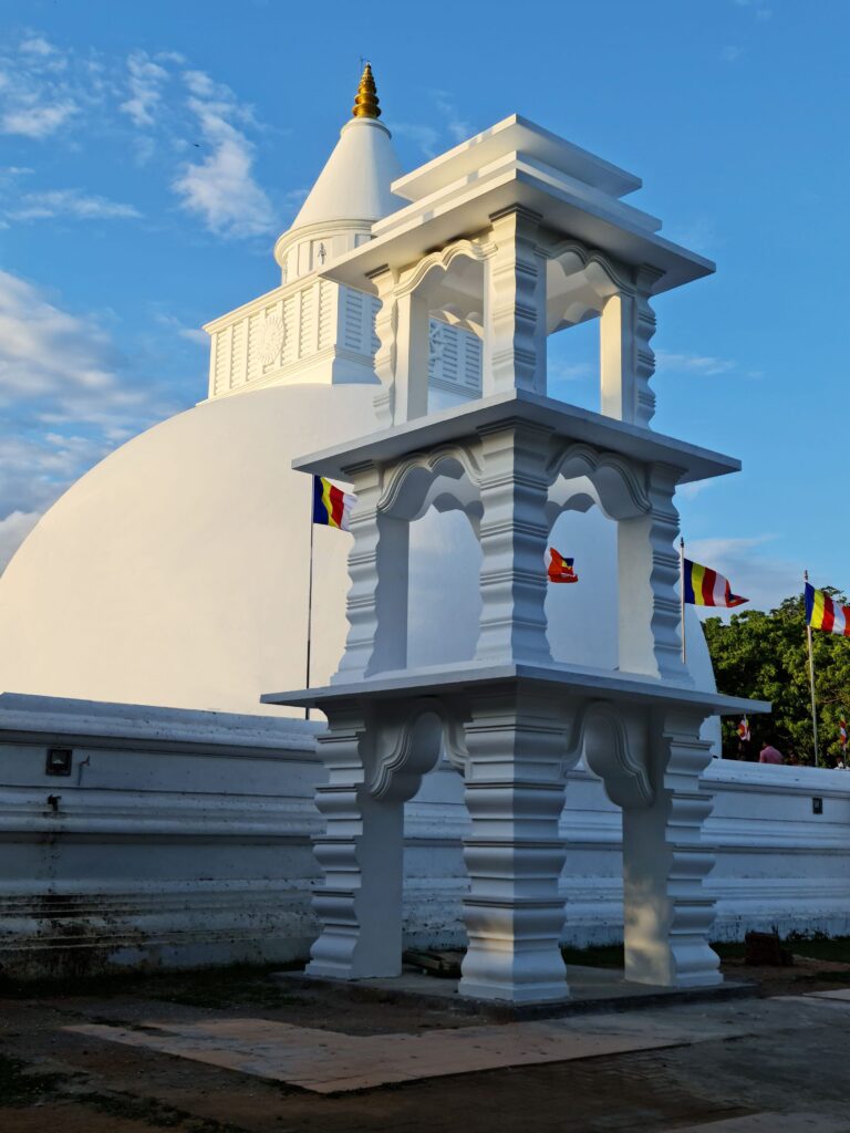 Kataragama Kiri Vehera chimes anew with generous donation from AkzoNobel (Dulux) Sri Lanka