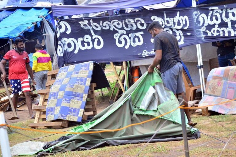 Protesters remove tents in Galle Face
