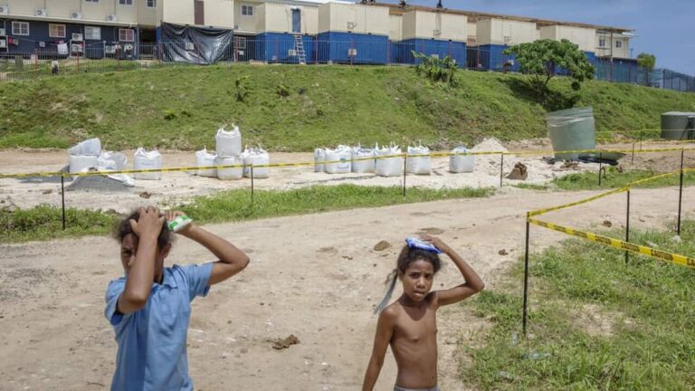 7 months later Australia-NZ refugee deal, nobody has been granted visas : SBS Sinhala current Affair 13 Sep