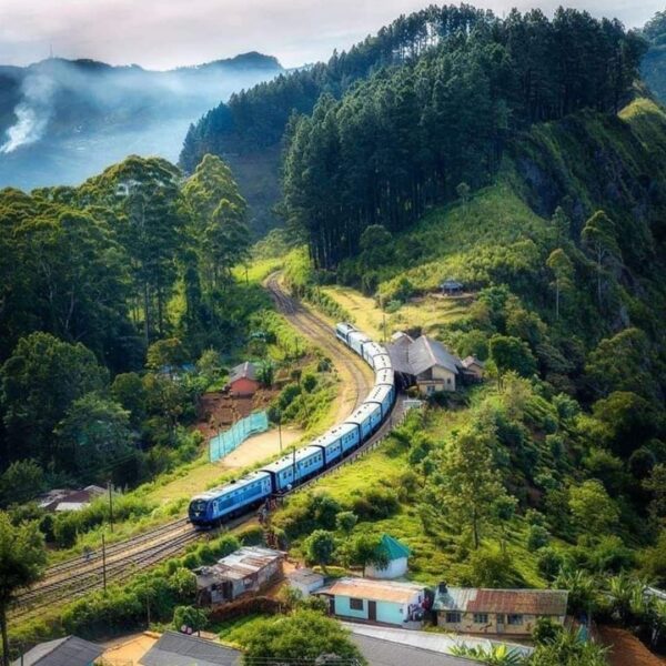 sri lankan train ride