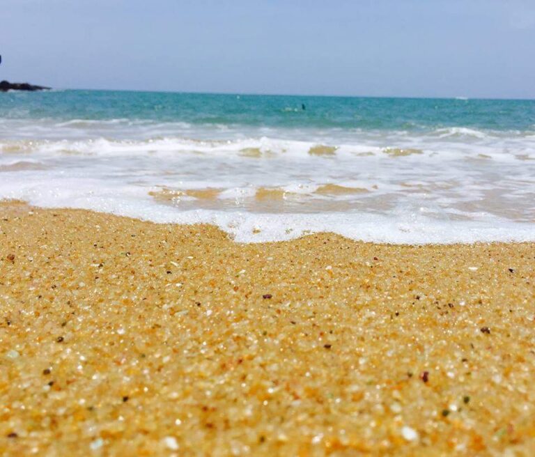 “Arisi Malai” – beach with unique sand – By Arundathie Abeysinghe