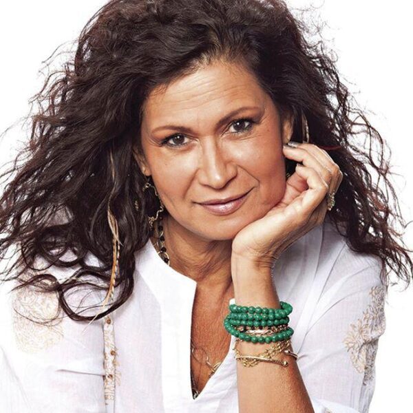 Curry Diva brings color to her food and to the telling of her story - By Nancy Weingartner Monroe