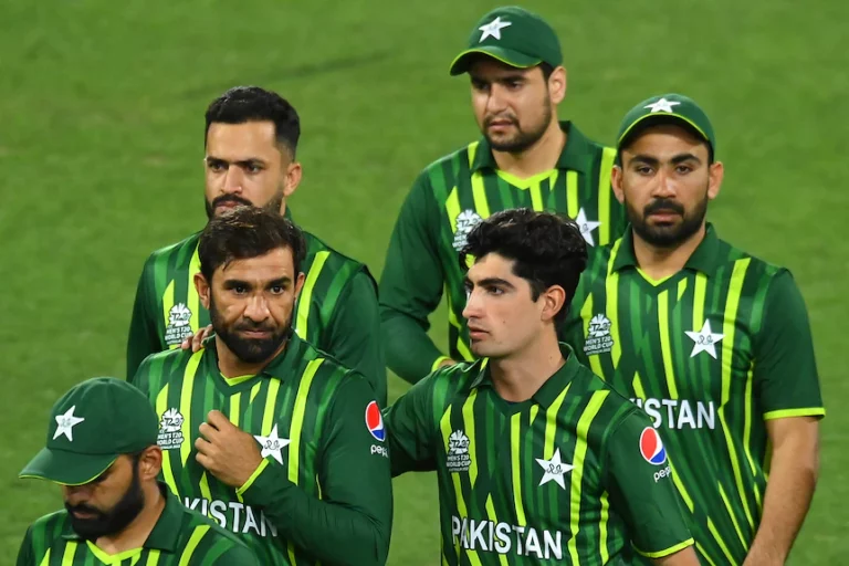 Pakistan pace quartet stand between winning and losing their first T20 World Cup – BY TREVINE RODRIGO IN MELBOURNE (eLanka Sport Editor)