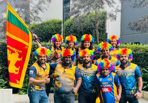 gayan senanayake with sri lanka cricket fans -elanka