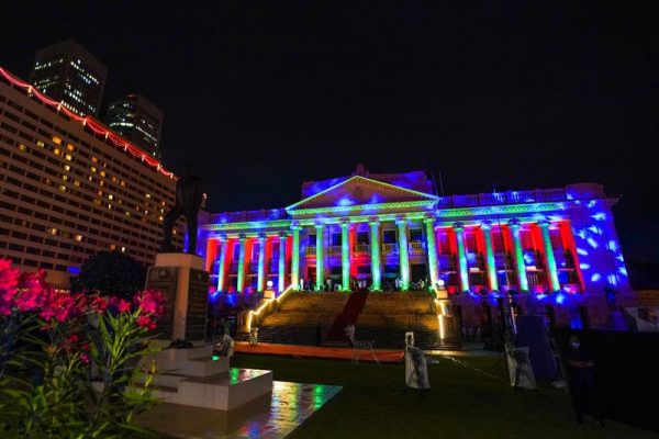 Colombo Lights Up For Christmas !
