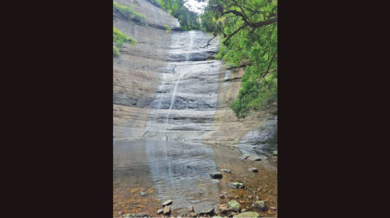 Calmness falls gracefully in the Dumbara Hills