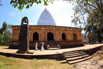 Galmaduwa Viharaya – extraordinary building of unique architecture – By Arundathie Abeysinghe