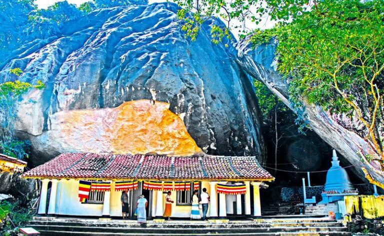 Exploring heights of Pilikuththuwa-by Mahil Wijesinghe