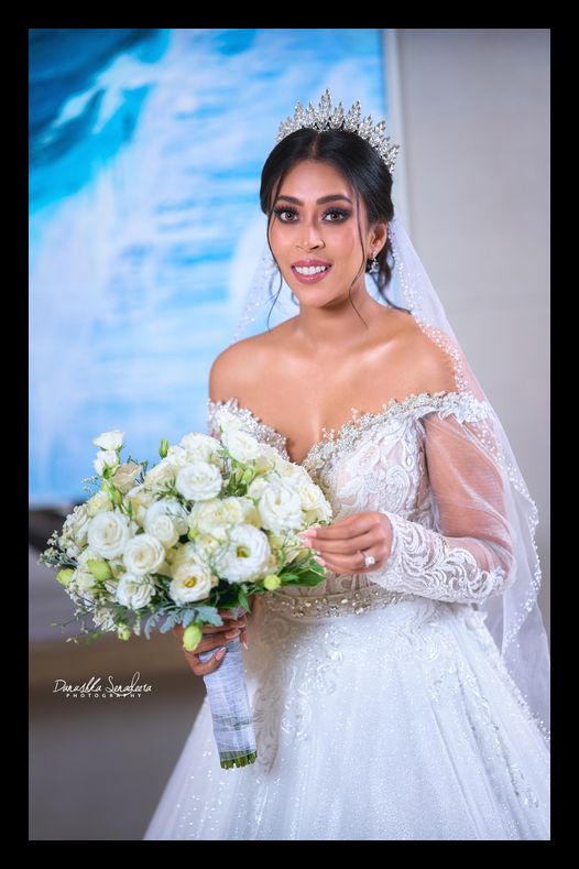 Rowena and Heshawa's Wedding at the Shangri - La Hotel in Colombo