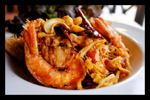 Stir-fried shrimp with Tamarind