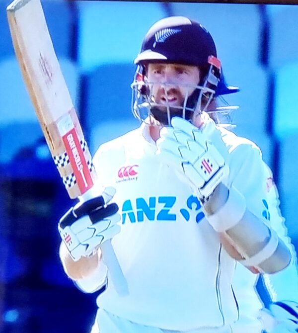 New Zealand batters bludgeon Sri Lanka attack then strike crucial blows