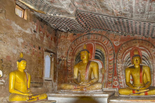 Samanabedda Cave Temple – abode for meditating monks – By Arundathie Abeysinghe